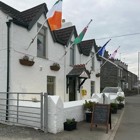 Holland Hotel Llanfachraeth 외부 사진
