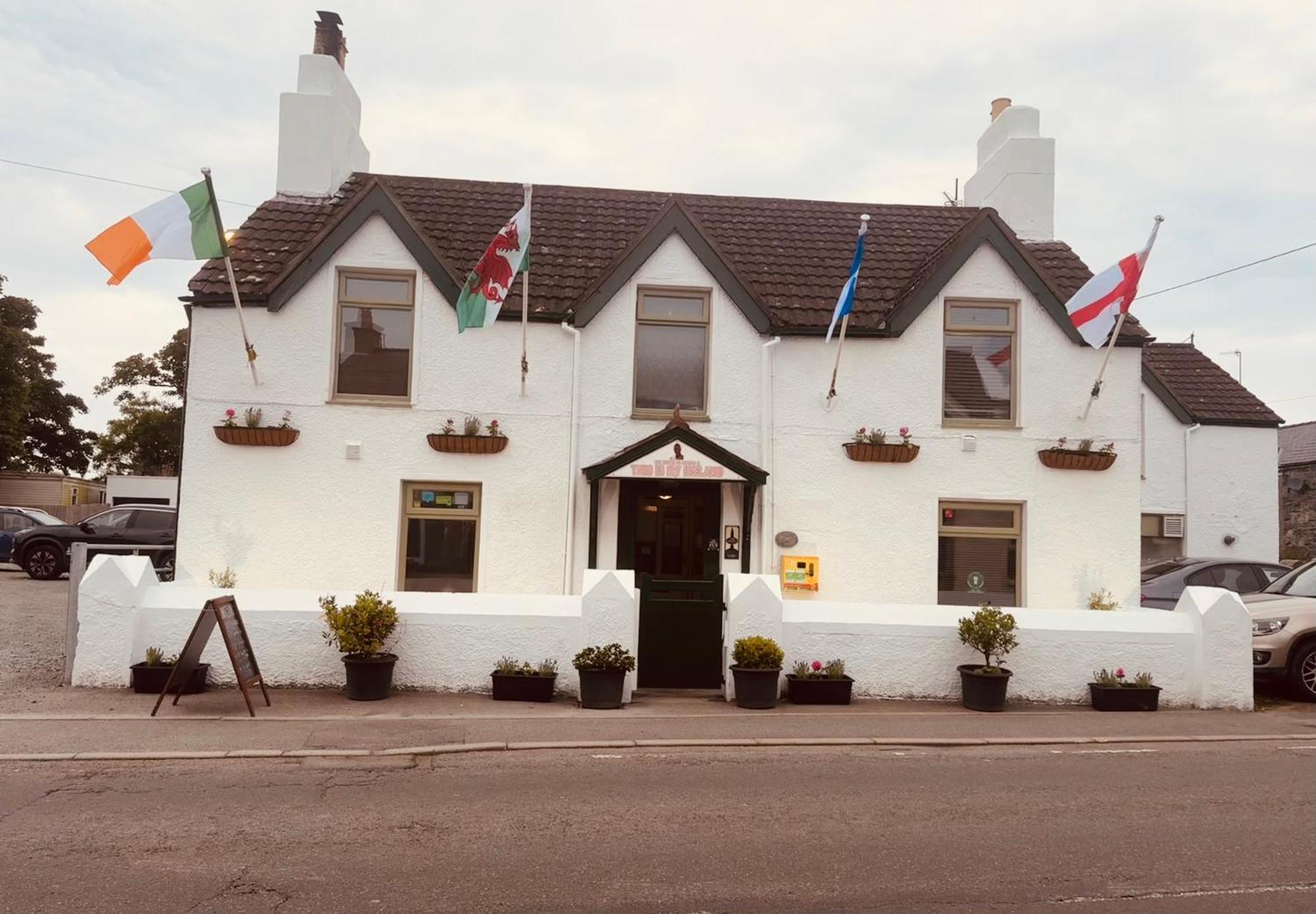 Holland Hotel Llanfachraeth 외부 사진