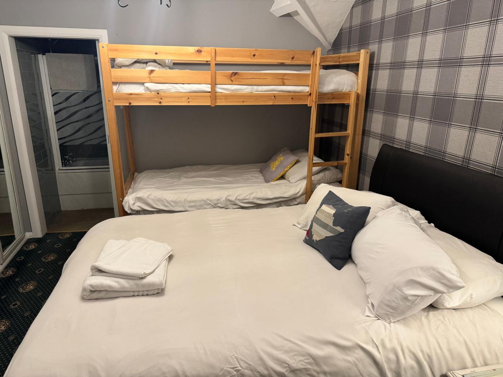 Holland Hotel Llanfachraeth 외부 사진