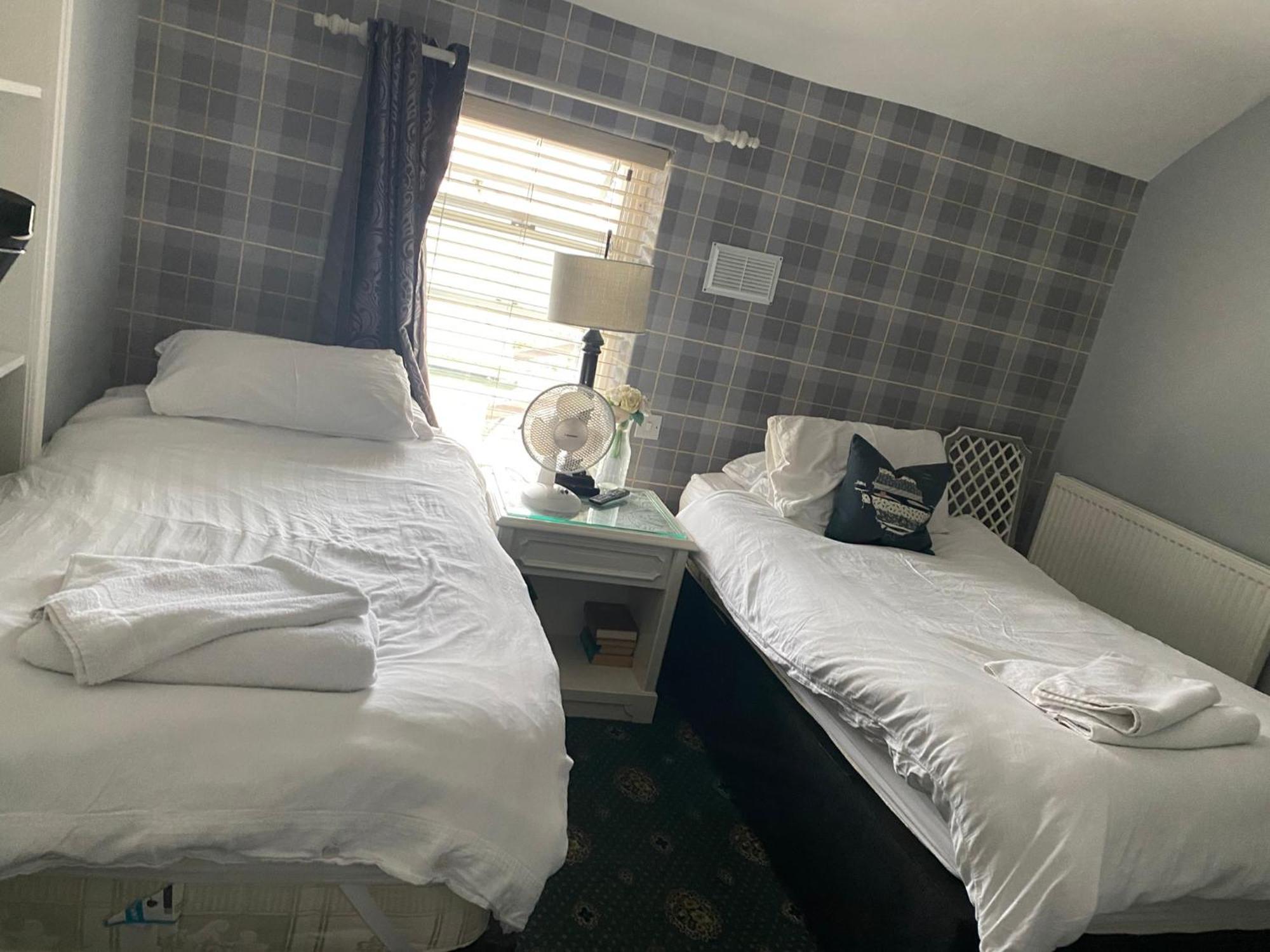 Holland Hotel Llanfachraeth 외부 사진