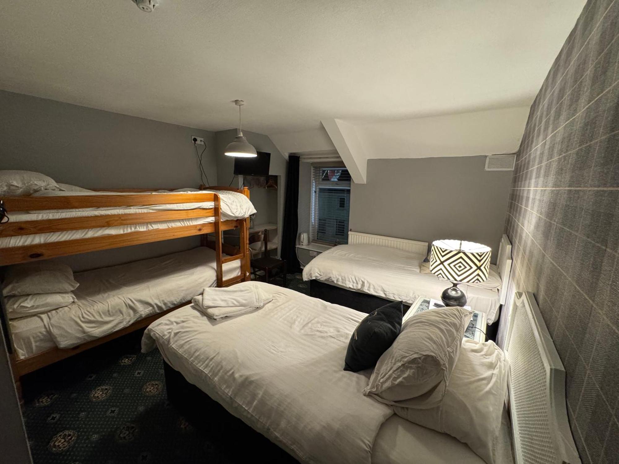 Holland Hotel Llanfachraeth 외부 사진